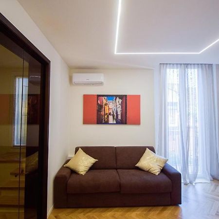 בולוניה Sibilla Suite Apartment - Via Piella 14 מראה חיצוני תמונה