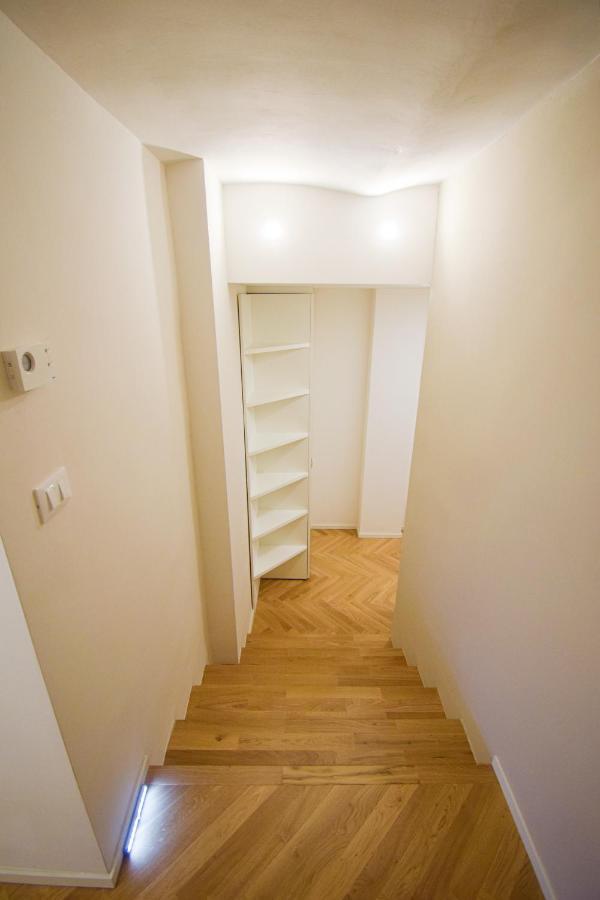 בולוניה Sibilla Suite Apartment - Via Piella 14 מראה חיצוני תמונה