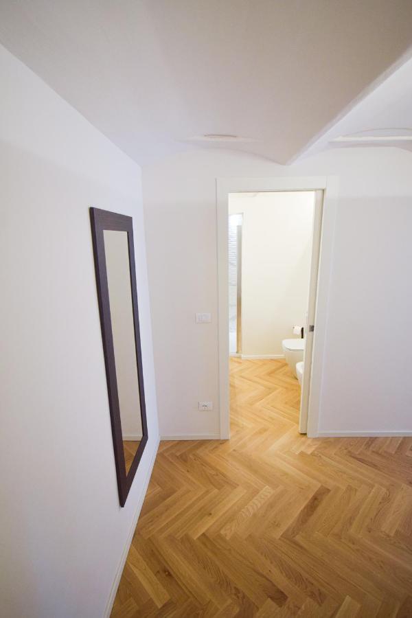 בולוניה Sibilla Suite Apartment - Via Piella 14 מראה חיצוני תמונה