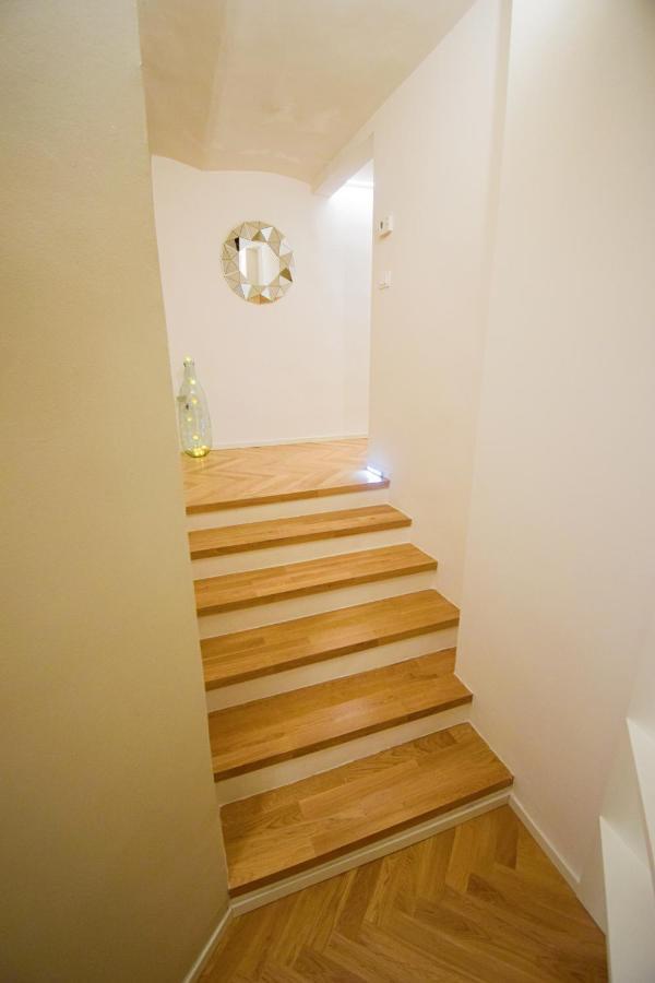 בולוניה Sibilla Suite Apartment - Via Piella 14 מראה חיצוני תמונה